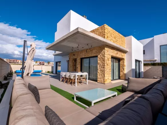 3-bedroom Villa In Ciudad Quesada, Spain (135 M²)