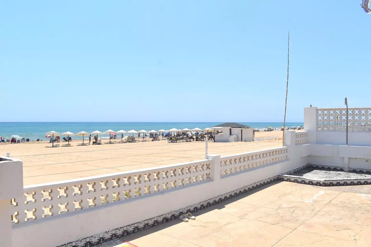 6-bedroom Villa In Guardamar Del Segura, Spain (199 M²)