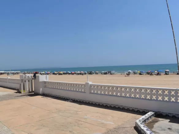 6-bedroom Villa In Guardamar Del Segura, Spain (199 M²)