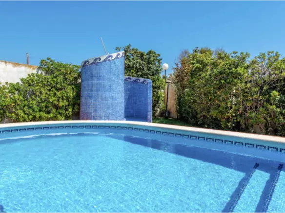 6-bedroom Villa In Torrevieja, Spain (440 M²)