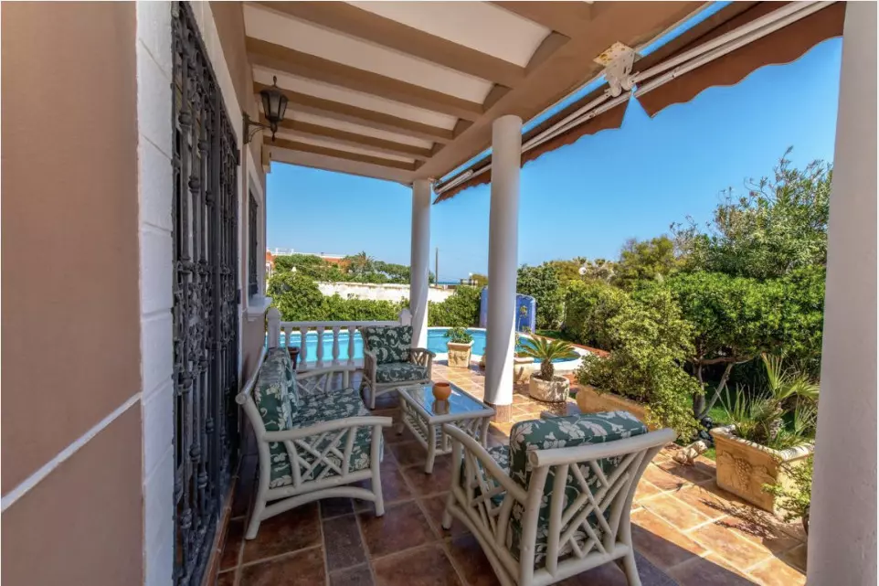 6-bedroom Villa In Torrevieja, Spain (440 M²)