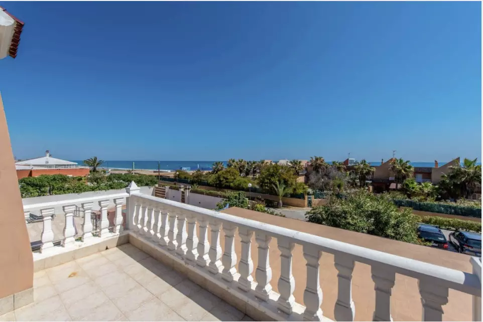 6-bedroom Villa In Torrevieja, Spain (440 M²)