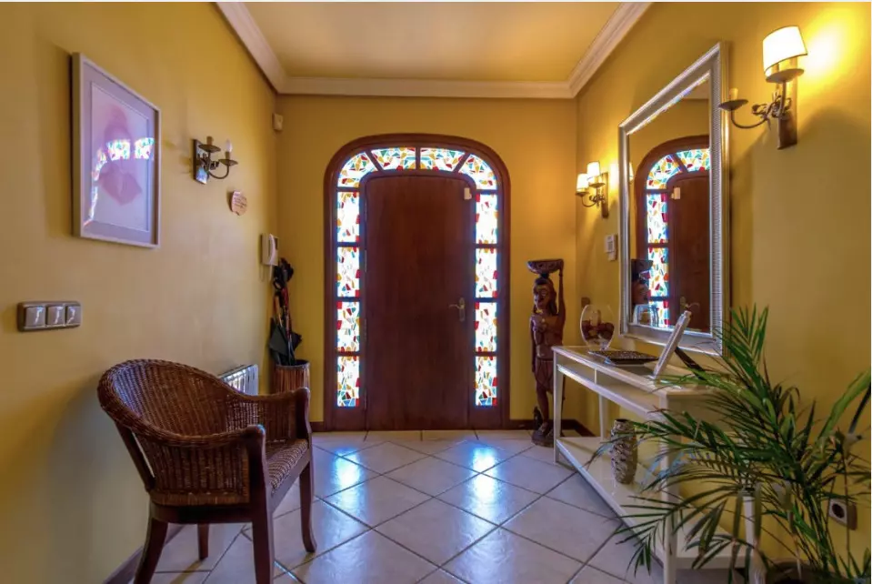 6-bedroom Villa In Torrevieja, Spain (440 M²)