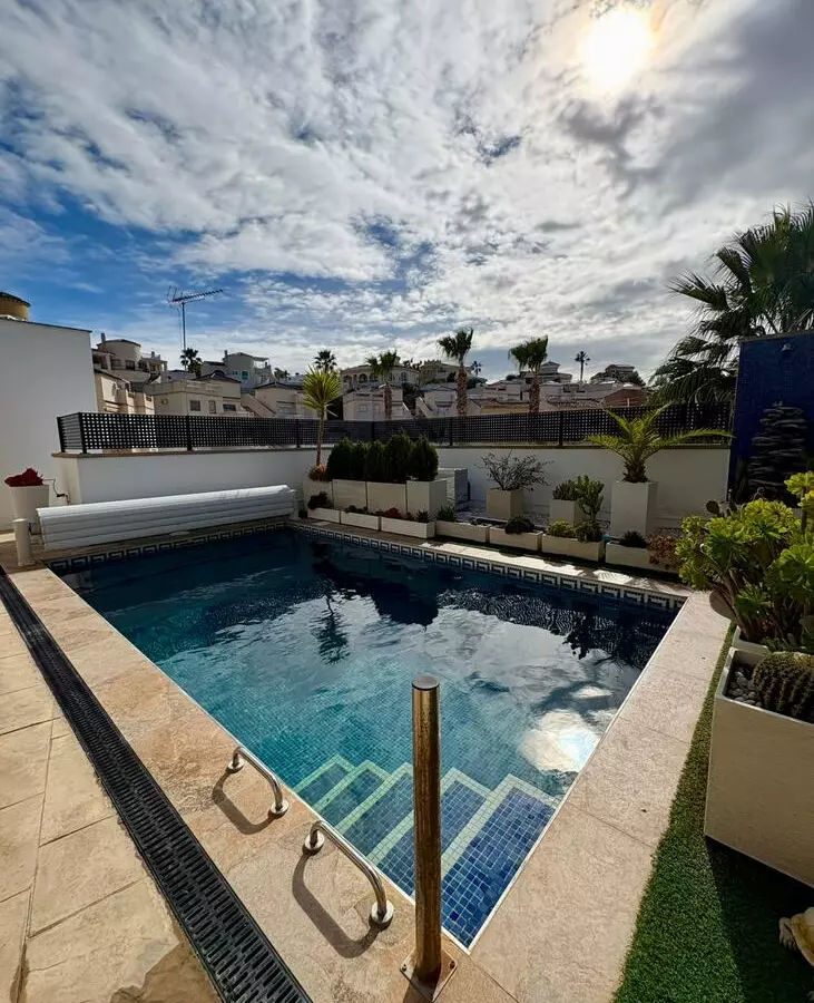 3-bedroom Villa In Rojales, Spain (225 M²)