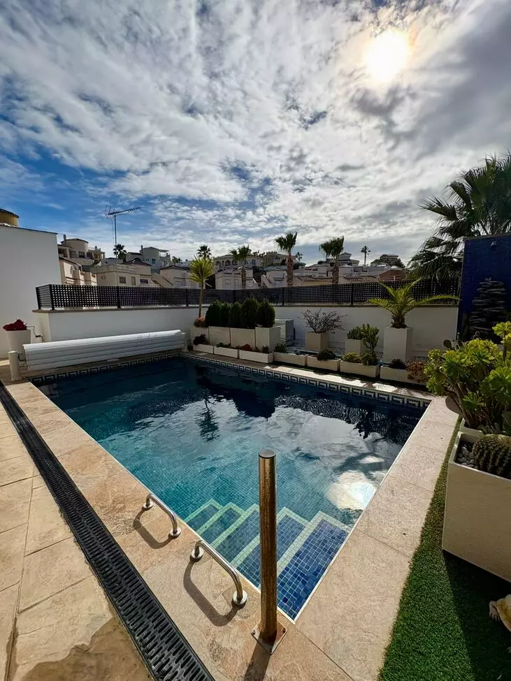 3-bedroom Villa In Rojales, Spain (225 M²)
