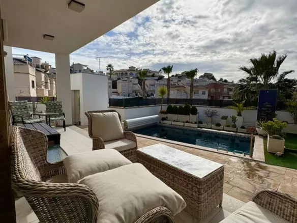 3-bedroom Villa In Rojales, Spain (225 M²)