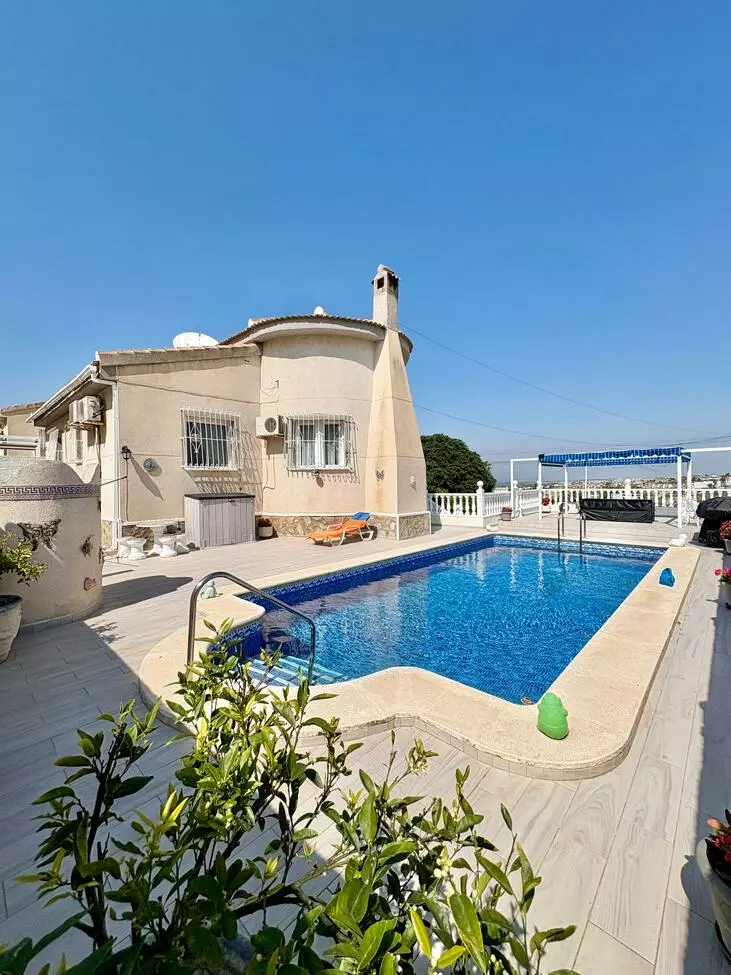 3-bedroom Villa In Rojales, Spain (146 M²)