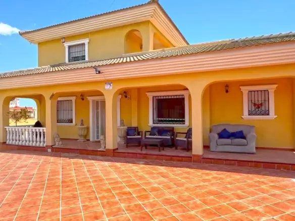 6-bedroom Villa In Torrevieja, Spain
