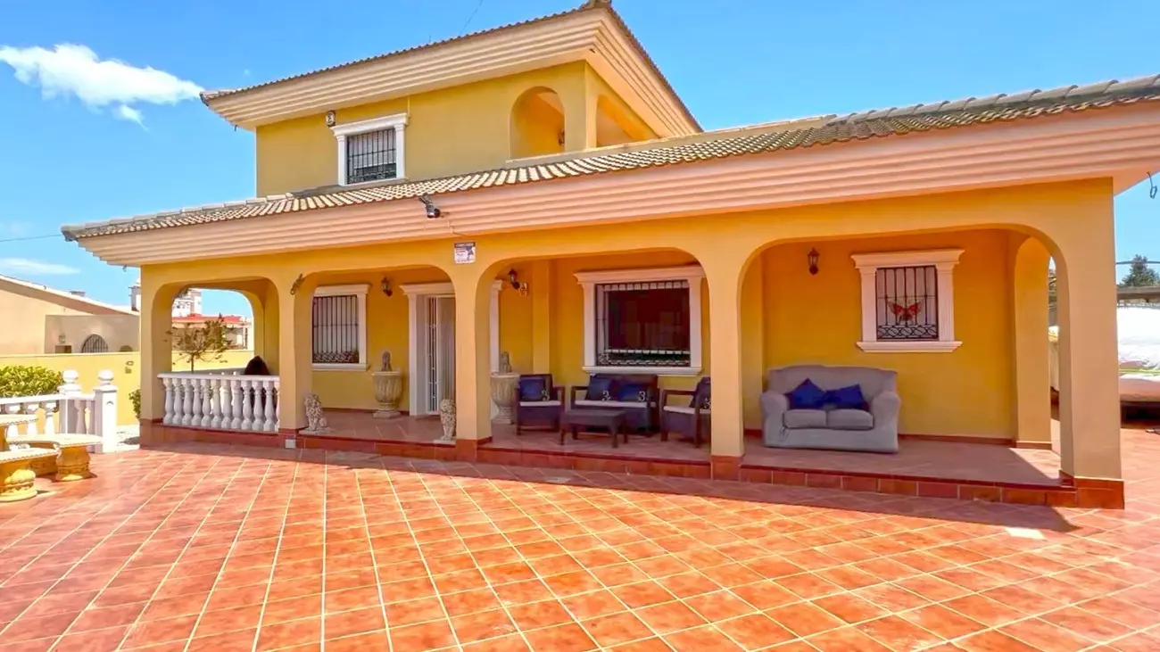 6-bedroom Villa In Torrevieja, Spain