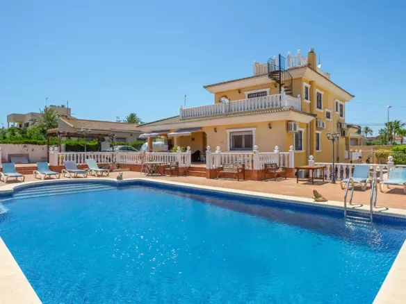 6-bedroom Villa In Torrevieja, Spain