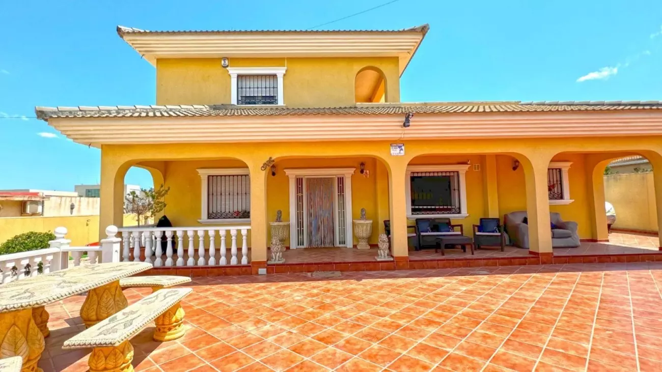 6-bedroom Villa In Torrevieja, Spain