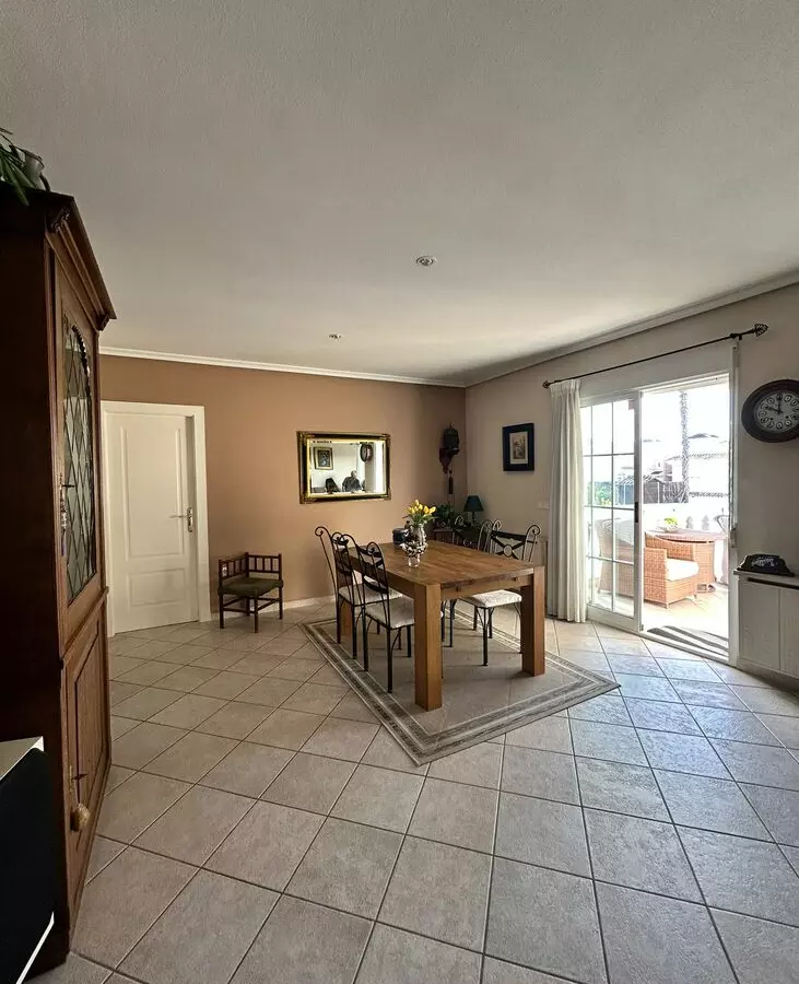 3-bedroom Villa In Torrevieja, Spain (292 M²)