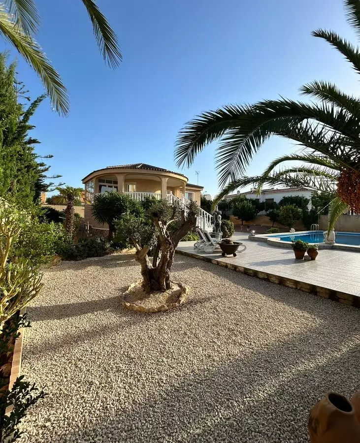 3-bedroom Villa In Torrevieja, Spain (292 M²)
