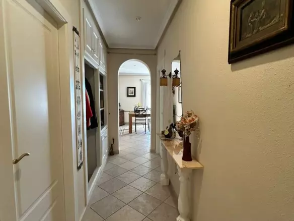 3-bedroom Villa In Torrevieja, Spain (292 M²)