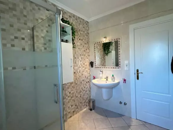 3-bedroom Villa In Torrevieja, Spain (292 M²)