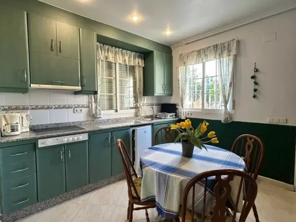 3-bedroom Villa In Torrevieja, Spain (292 M²)