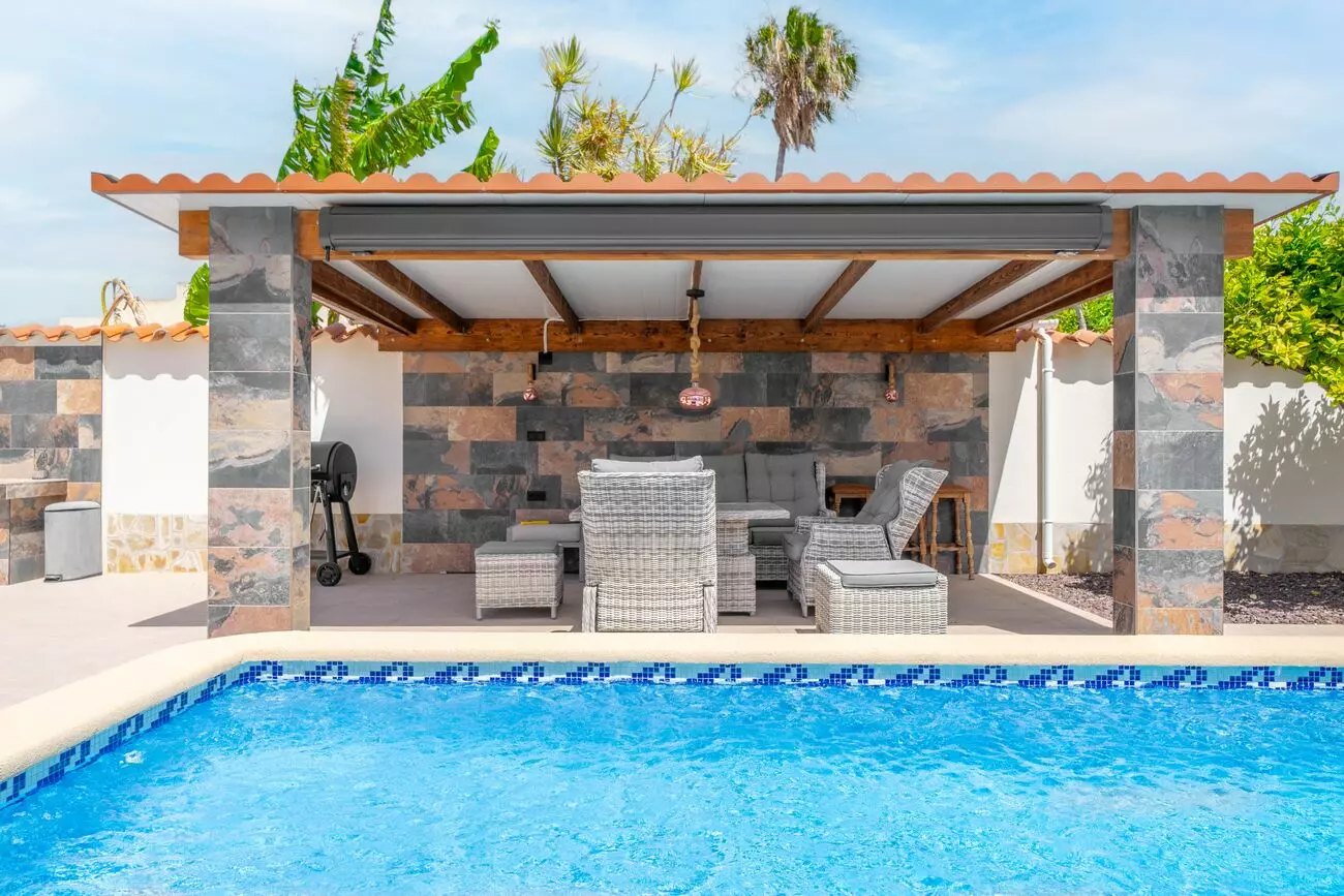 4-bedroom Villa In Torrevieja, Spain (201 M²)