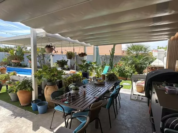2-bedroom Semi In Torrevieja, Spain (130 M²)