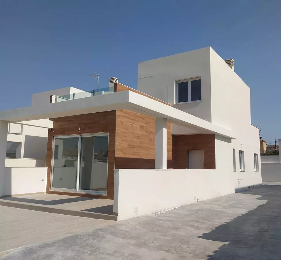 3-bedroom Property In Torrevieja, Spain (407 M² Plot)
