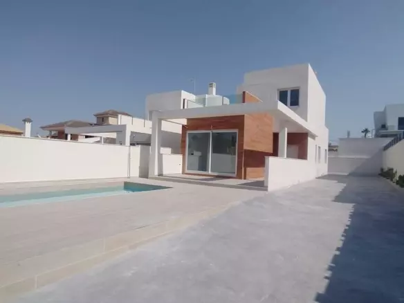 3-bedroom Property In Torrevieja, Spain (407 M² Plot)