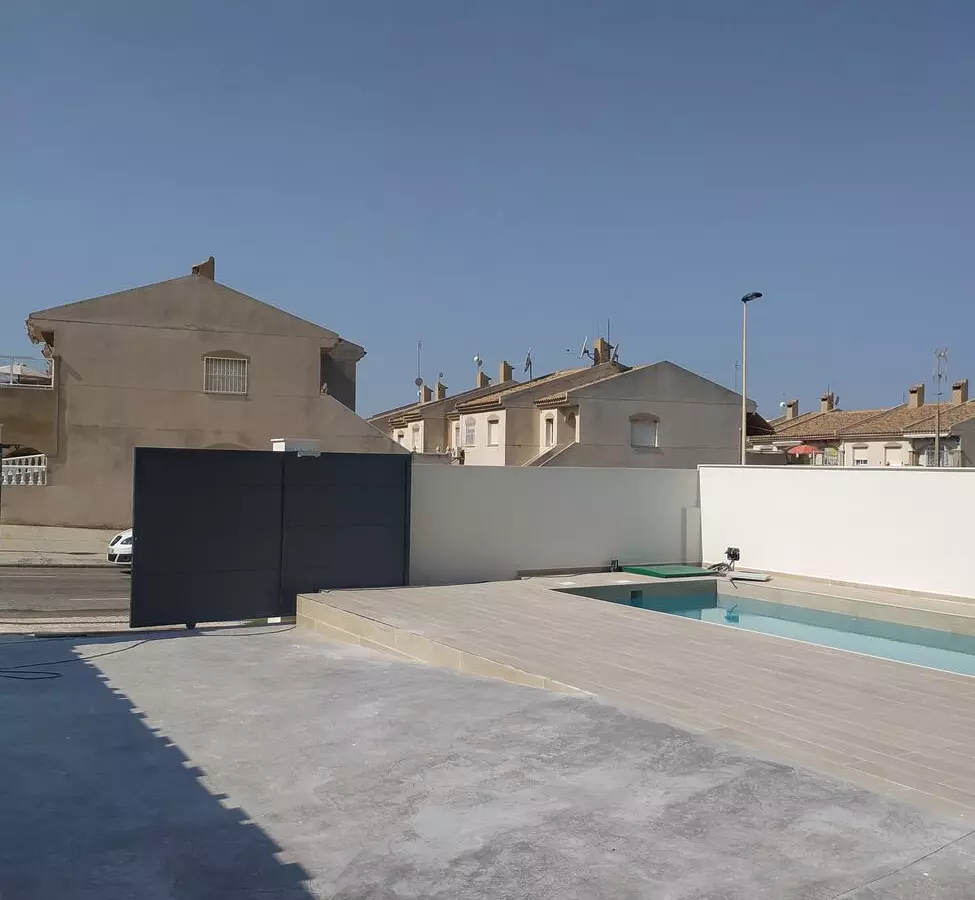 3-bedroom Property In Torrevieja, Spain (407 M² Plot)