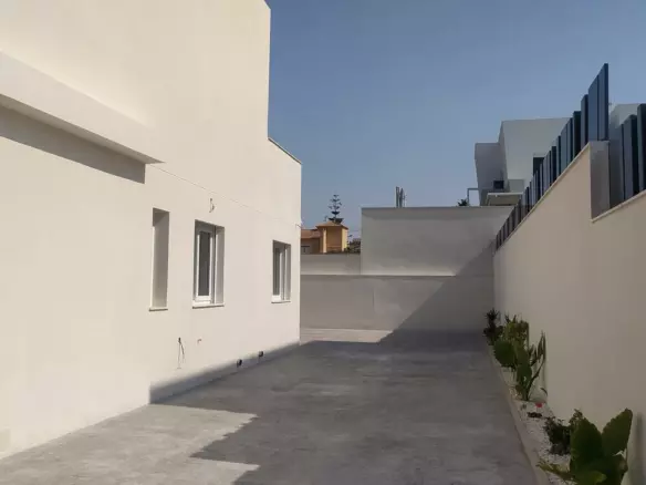 3-bedroom Property In Torrevieja, Spain (407 M² Plot)