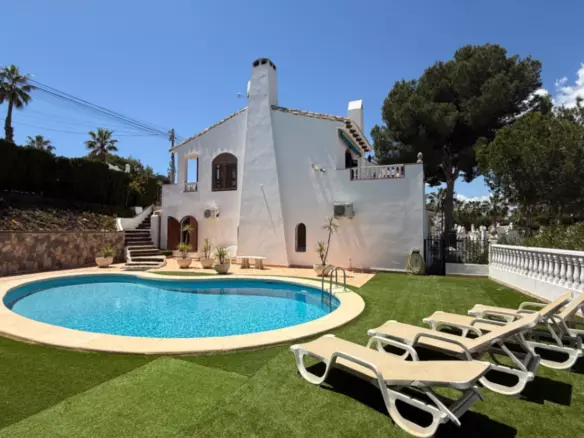 4-bedroom Villa In Orihuela, Spain (156 M²)