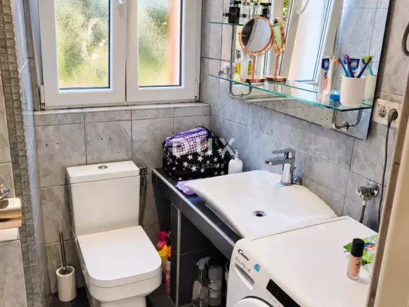 3-bedroom Apartment In Volosko, Croatia (87 M²)