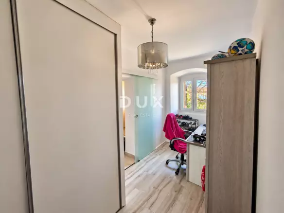 3-bedroom Apartment In Volosko, Croatia (87 M²)