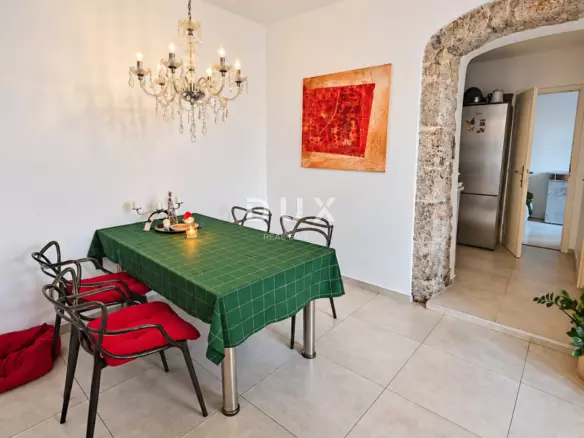 3-bedroom Apartment In Volosko, Croatia (87 M²)