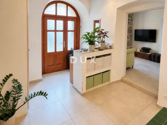 3-bedroom Apartment In Volosko, Croatia (87 M²)