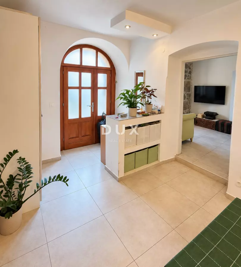 3-bedroom Apartment In Volosko, Croatia (87 M²)