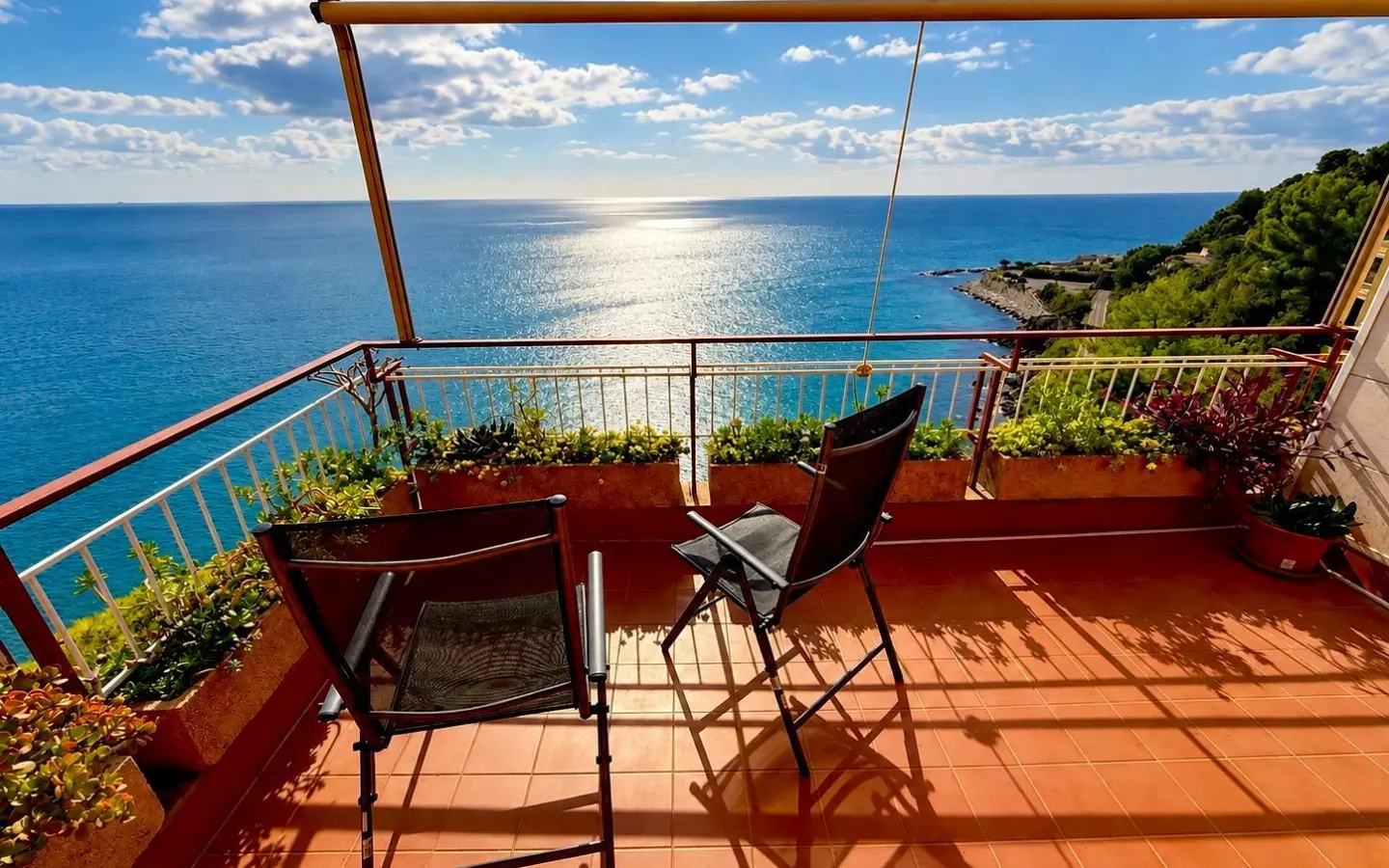 Seafront Apartment In Cervo With Panoramic Terrace And Shared Pool