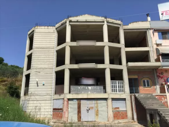 Commercial Property In Greece (1.120 M²)
