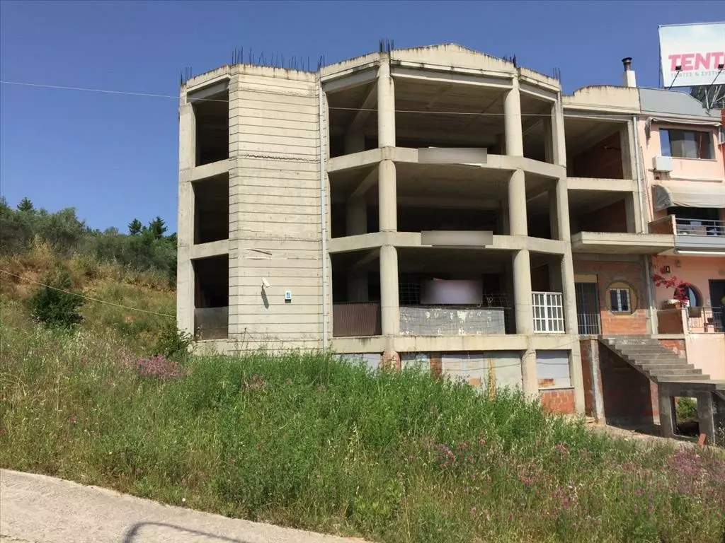 Commercial Property In Greece (1.120 M²)