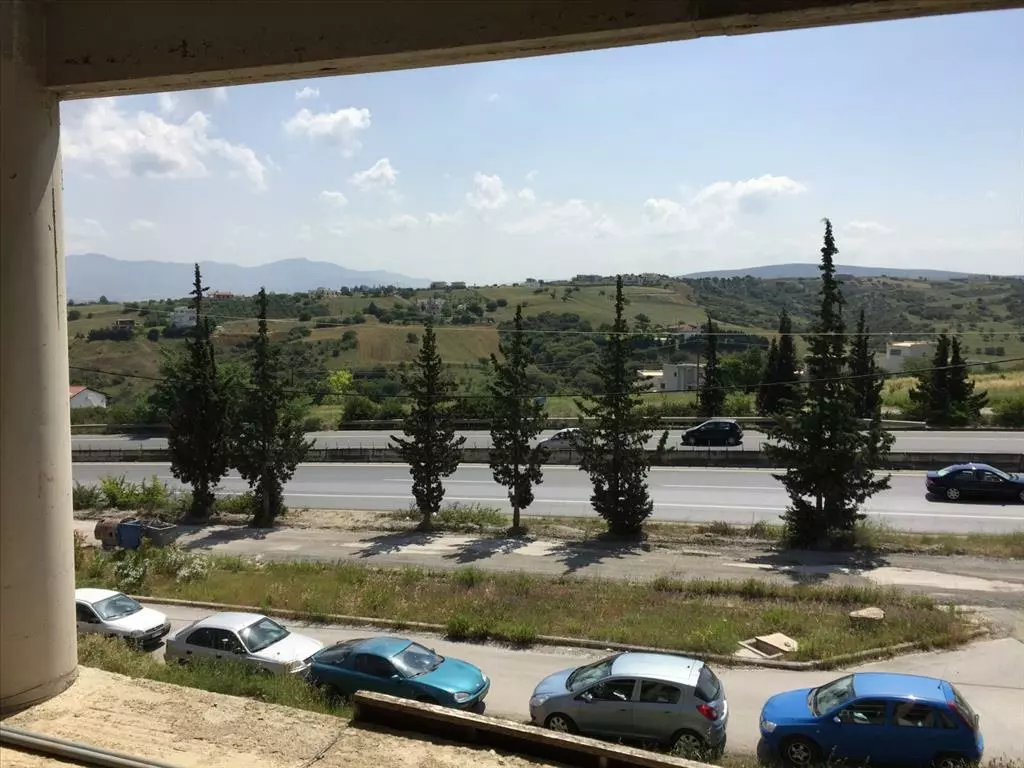 Commercial Property In Greece (1.120 M²)