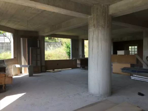 Commercial Property In Greece (1.120 M²)