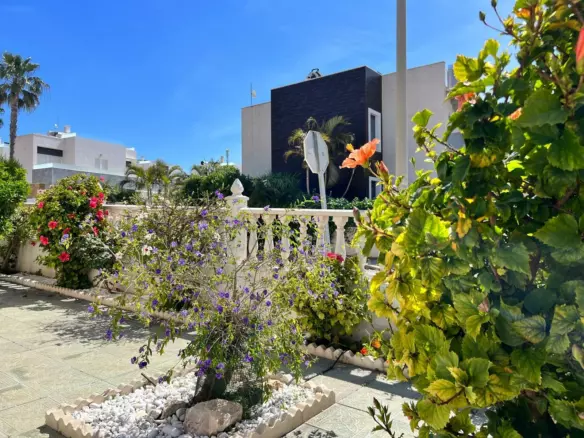 3-bedroom Quad House In Torrevieja, Spain (132 M²)