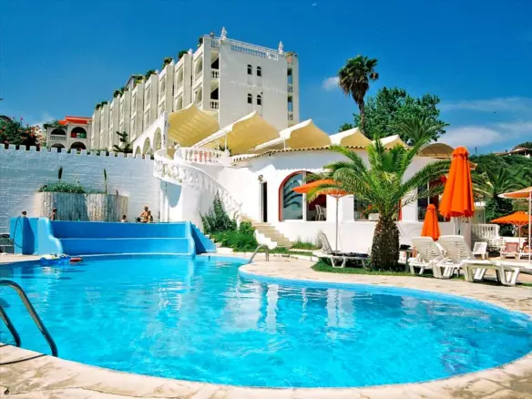Hotel In Dytikis Achaias, Greece (2.000 M²)