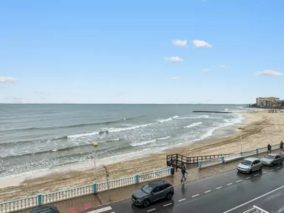 3-bedroom Apartment In Torrevieja, Spain (120 M²)