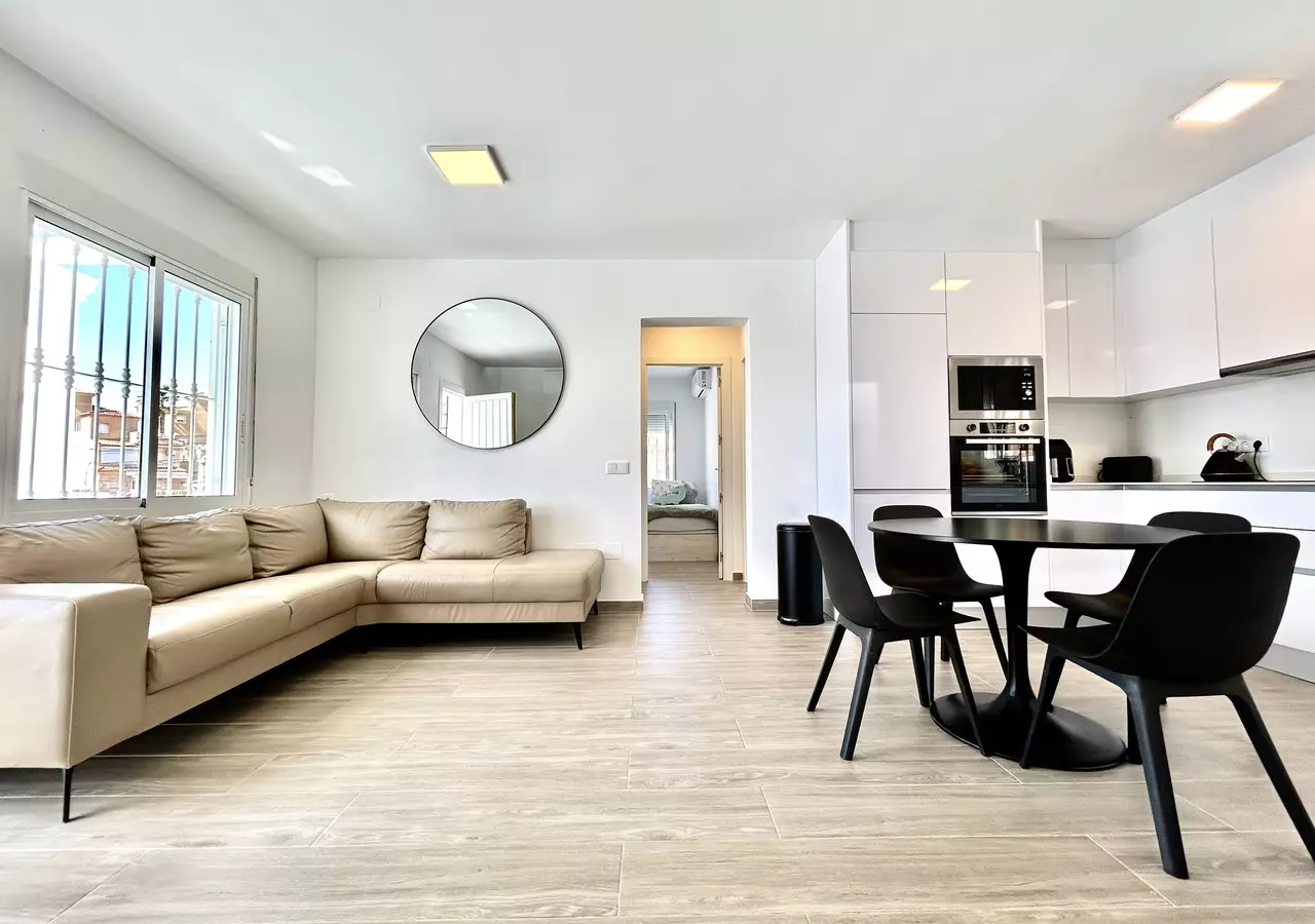 5-bedroom Villa In Villamartin, Spain (166 M²)