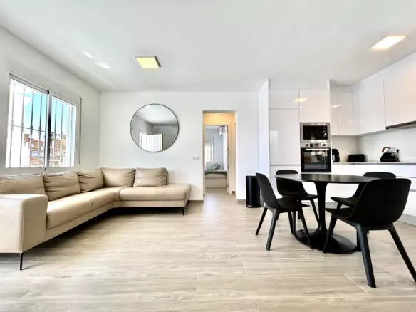 5-bedroom Villa In Villamartin, Spain (166 M²)