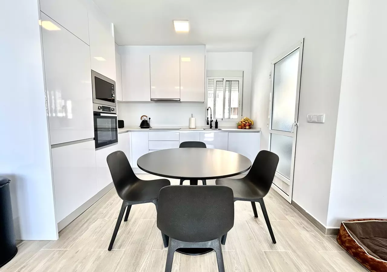 5-bedroom Villa In Villamartin, Spain (166 M²)