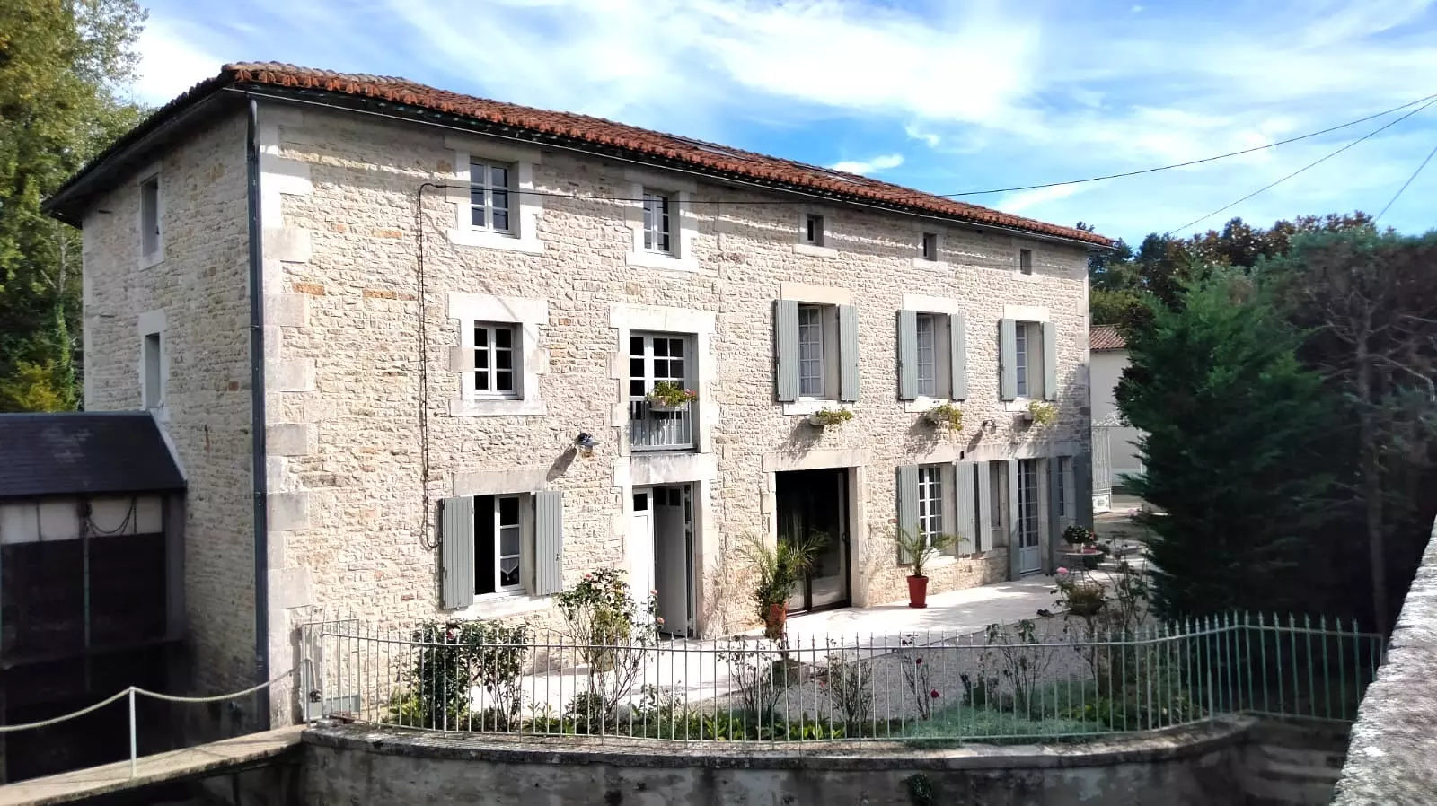 4-bedroom Mill In Lizant, France (320 M²)