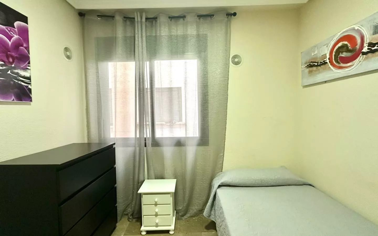 3-bedroom Apartment In Torrevieja, Spain (123 M²)