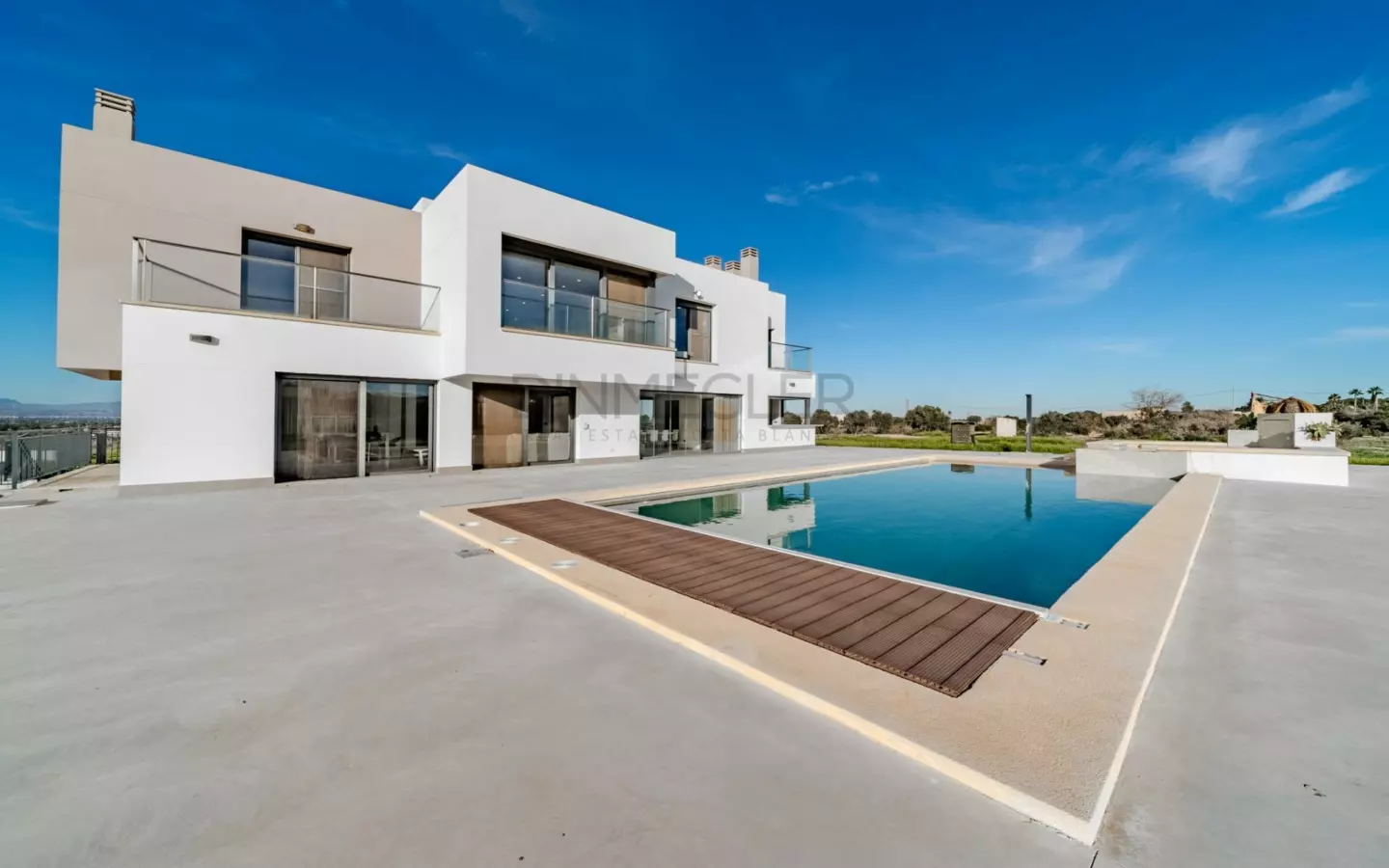 5-bedroom Villa In La Marina, Spain (506 M²)