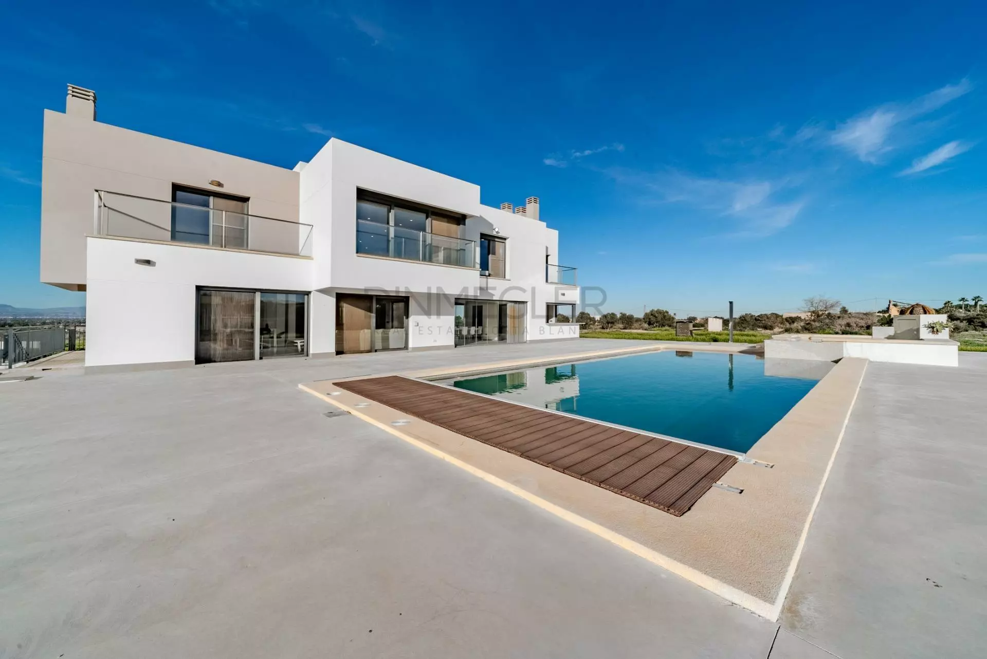 5-bedroom Villa In La Marina, Spain (506 M²)