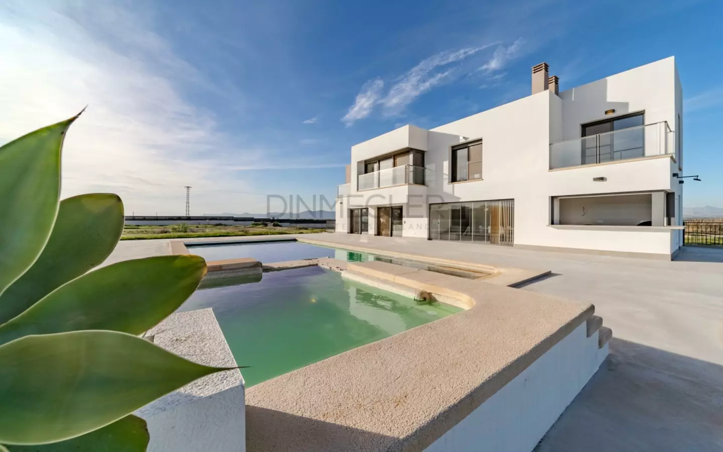 5-bedroom Villa In La Marina, Spain (506 M²)