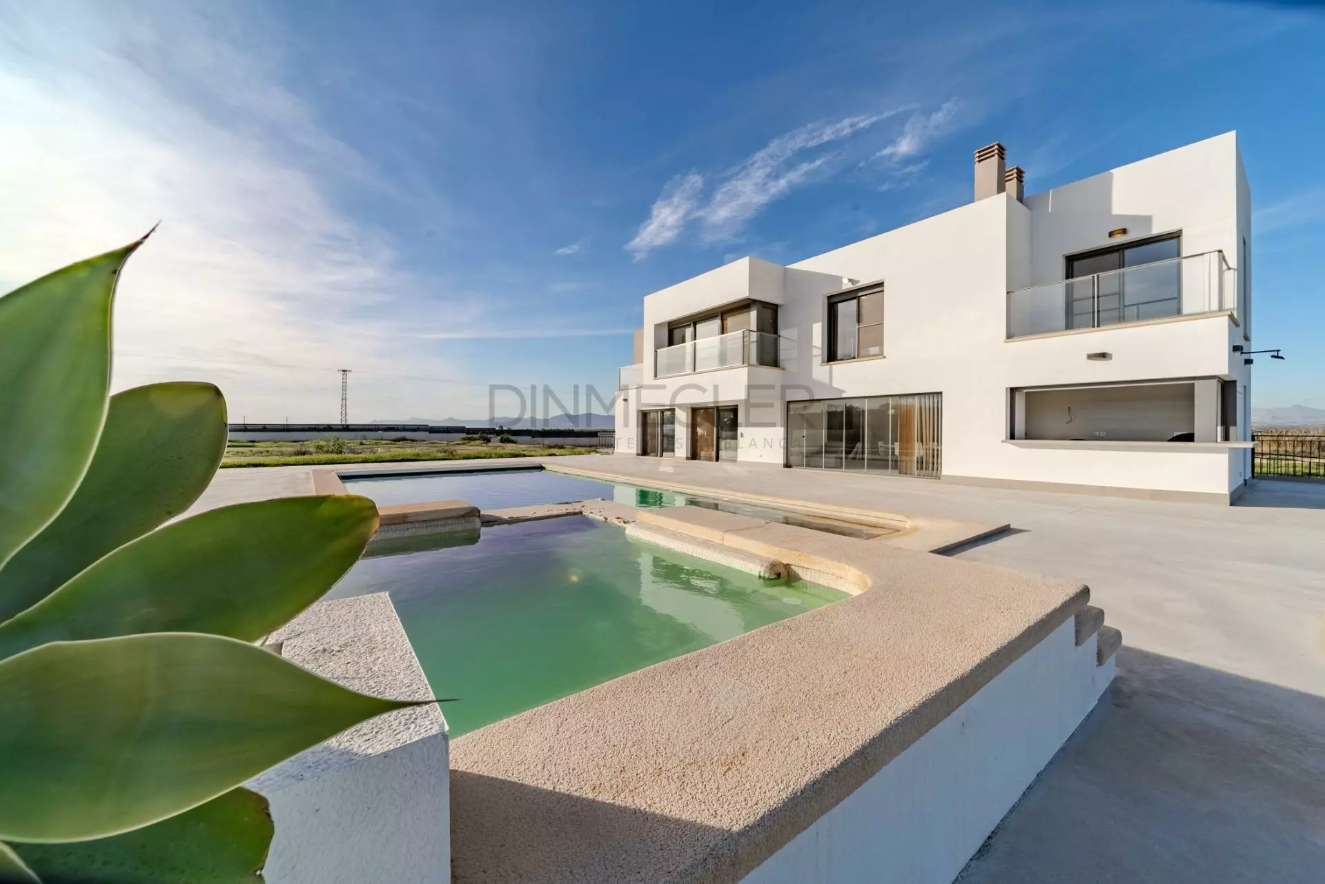 5-bedroom Villa In La Marina, Spain (506 M²)