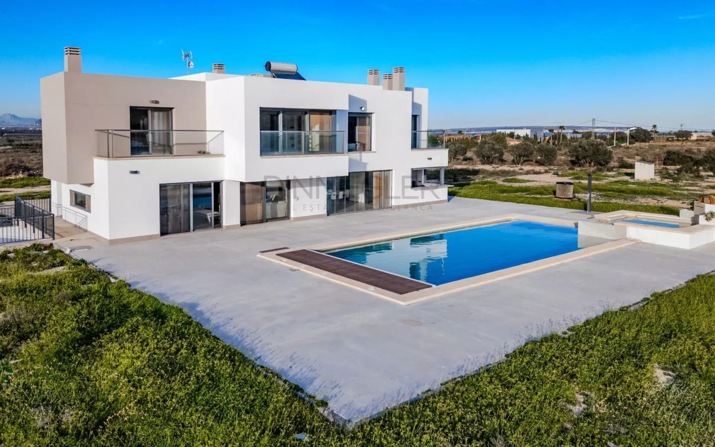 5-bedroom Villa In La Marina, Spain (506 M²)